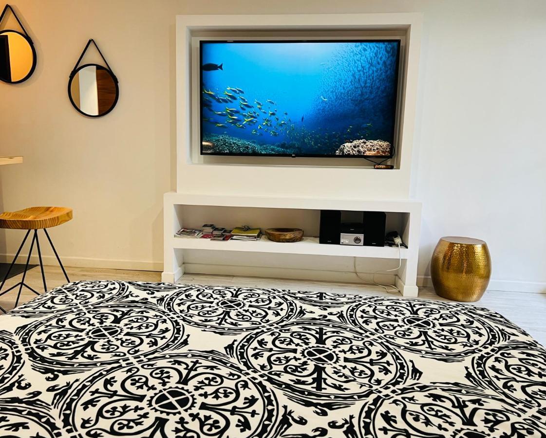 Feel@Home Nemausus « Le 42 » ニーム エクステリア 写真