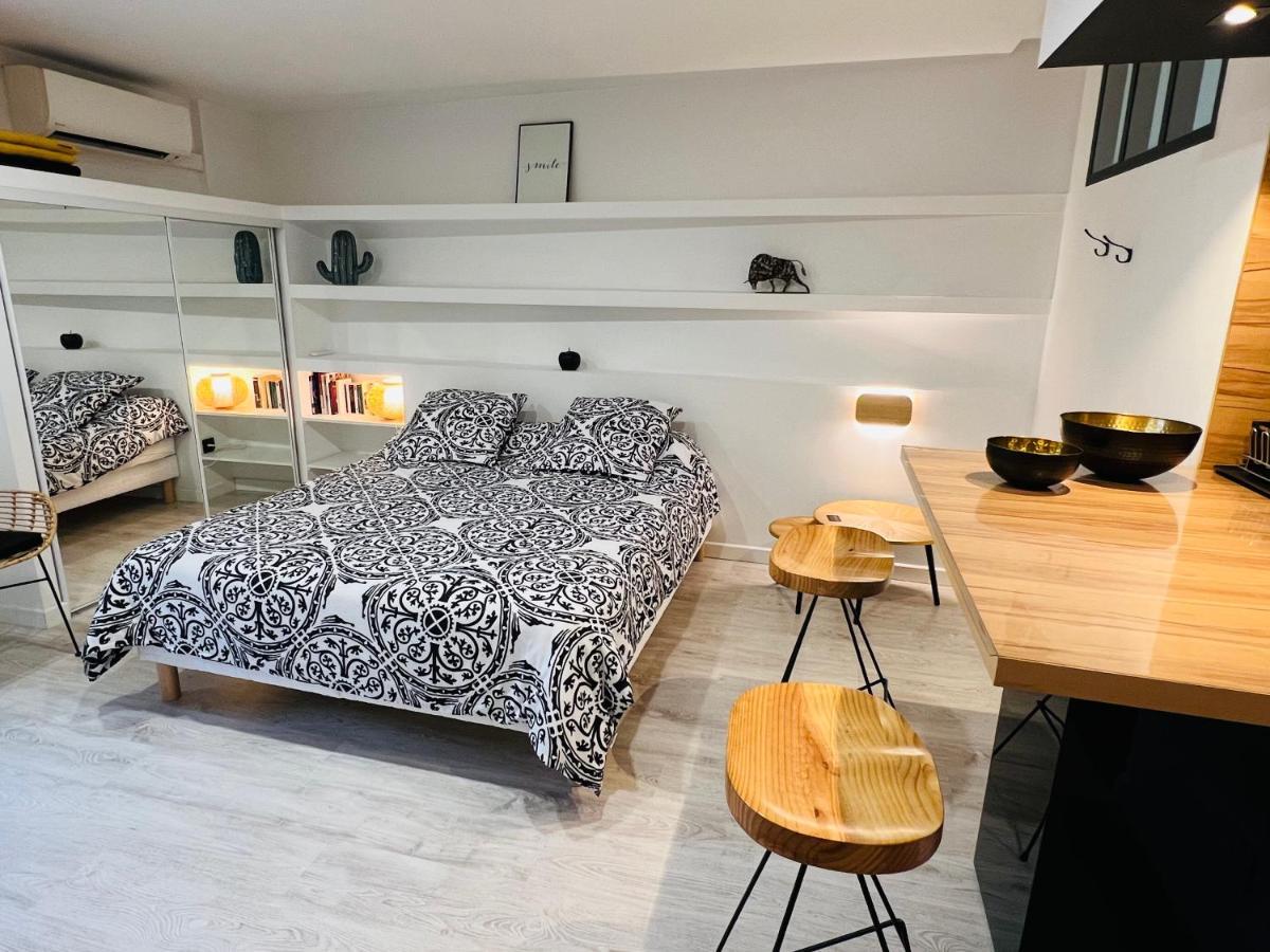 Feel@Home Nemausus « Le 42 » ニーム エクステリア 写真
